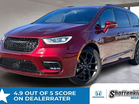 Used 2021 Chrysler Pacifica Touring-L w/ Uconnect Theater Family Group image 1