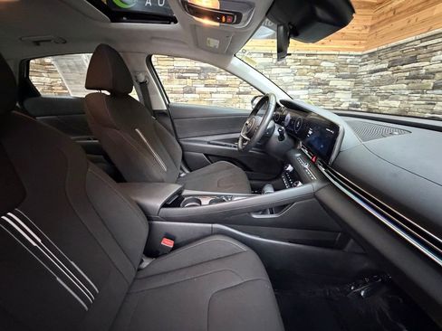 Certified 2024 Hyundai Elantra SEL w/ Convenience Package image 14
