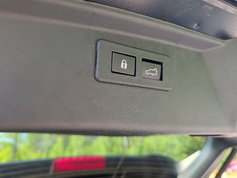 Used 2023 Subaru Outback Premium AWD/4WD image 6