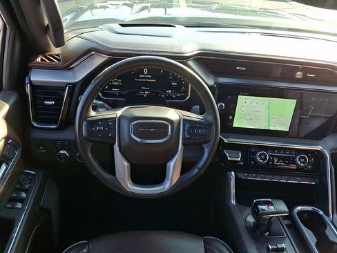 Used 2025 GMC Sierra 1500 Denali w/ Technology Package AWD/4WD image 5