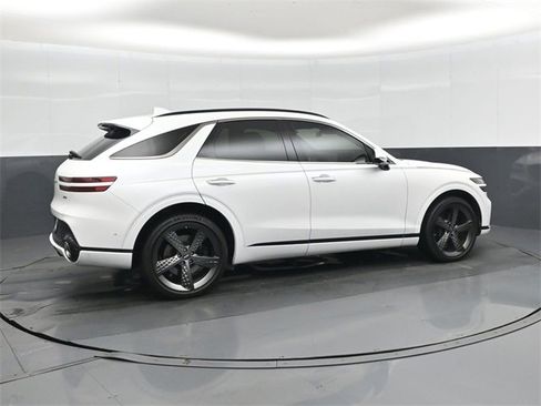 Used 2025 Genesis GV70 2.5T w/ Sport Prestige Package image 3
