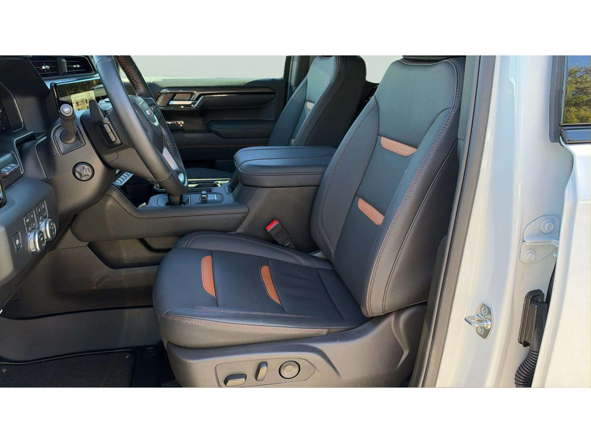 Used 2026 GMC Sierra 1500 AT4 w/ Technology Package AWD/4WD image 12
