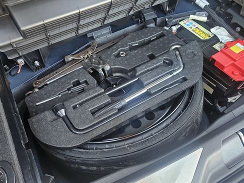 Used 2019 Maserati Levante GranLusso image 25