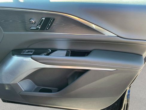 New 2024 Cadillac Lyriq Luxury image 21