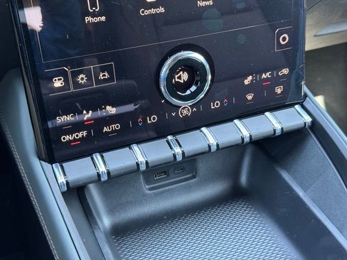 New 2026 GMC Terrain AT4 w/ Technology Package II image 32