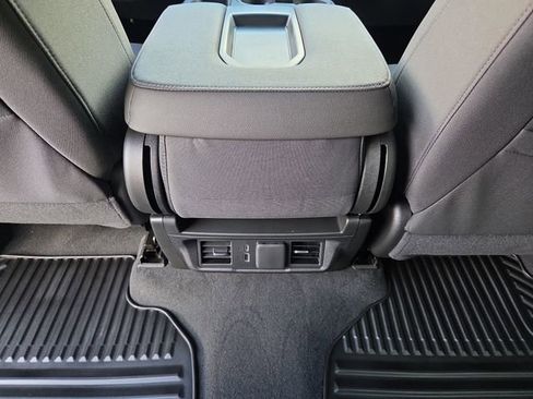 New 2026 GMC Sierra 1500 SLE image 11