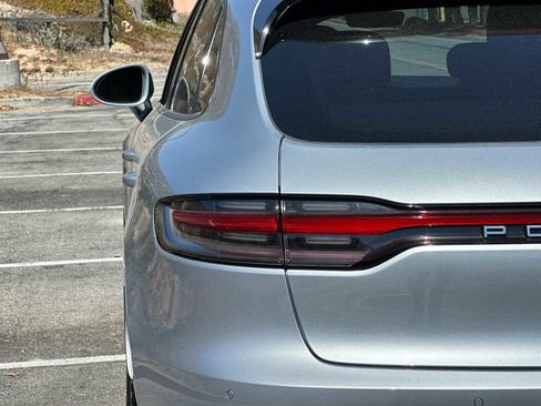 Used 2024 Porsche Macan image 25