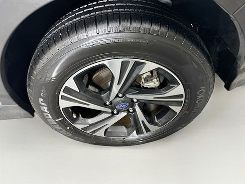 Used 2024 Subaru Crosstrek 2.0i Premium image 11