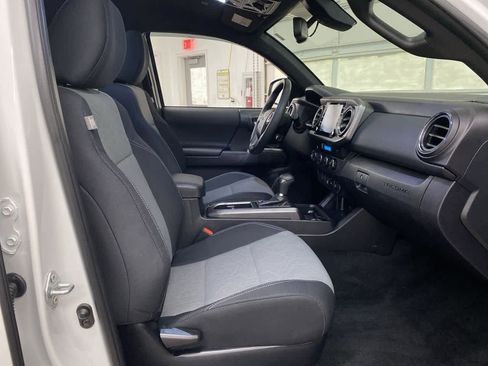 Used 2023 Toyota Tacoma TRD Off-Road w/ Black Out Package (TMS) image 19