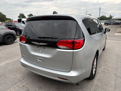 Used 2023 Chrysler Voyager LX FWD image 9