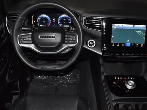 Used 2024 Jeep Wagoneer Series II image 15