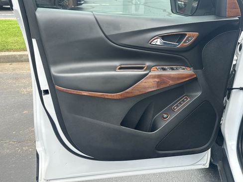 Certified 2020 Chevrolet Equinox LT w/ Sport Edition FWD image 10
