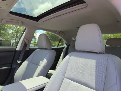 Used 2017 Lexus ES 300h w/ Luxury Package FWD image 21