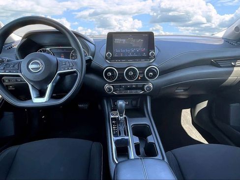 Used 2025 Nissan Sentra SV FWD image 9