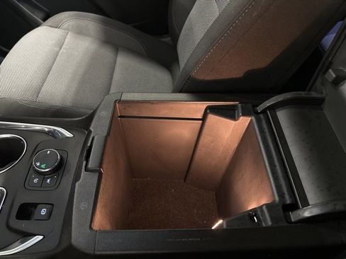 Used 2023 Chevrolet Traverse LT image 30