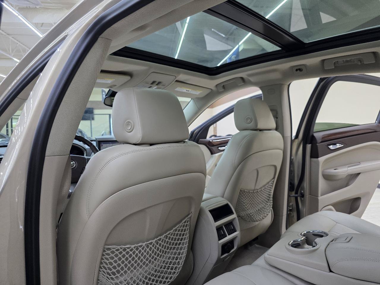 Used 2011 Cadillac SRX Luxury FWD image 26