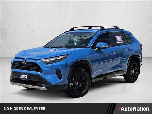 Used 2025 Toyota RAV4 SE AWD/4WD image 1