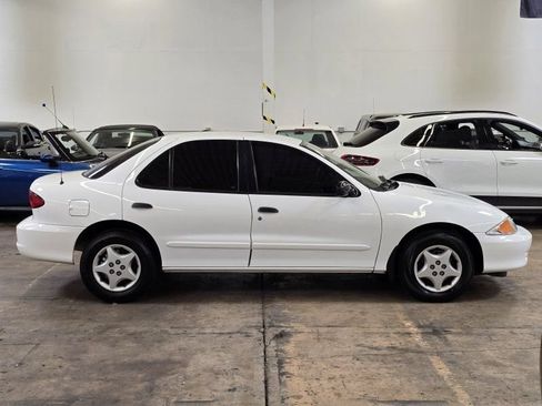 Used 2002 Chevrolet Cavalier Sedan FWD image 16