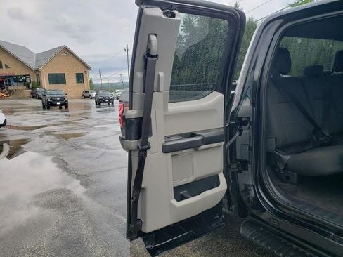Used 2018 Ford F150 XL w/ Equipment Group 101A Mid AWD/4WD image 18