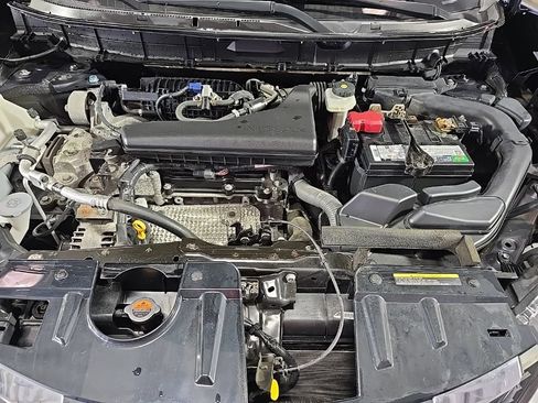 Used 2018 Nissan Rogue SV w/ Sun & Sound Touring Package AWD/4WD image 12