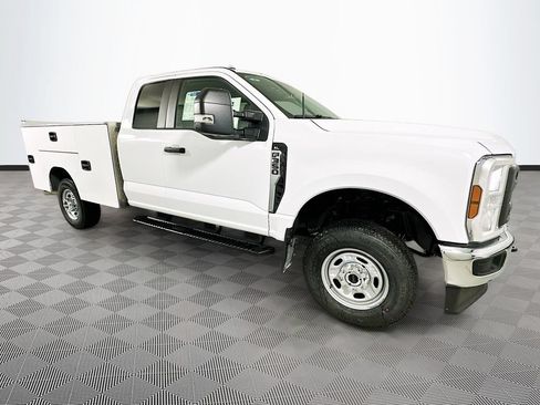 New 2026 Ford F350 XL w/ XL Chrome Package AWD/4WD image 4