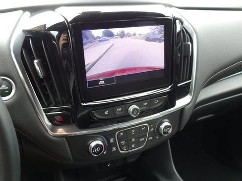 Used 2023 Chevrolet Traverse LT FWD image 21