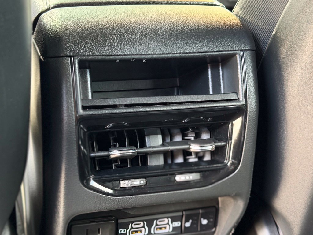 Used 2024 Jeep Grand Cherokee Limited 4xe AWD/4WD image 8