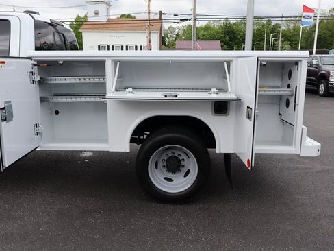 New 2025 Ford F550 4x4 Crew Cab Super Duty w/ XL Chrome Package image 19