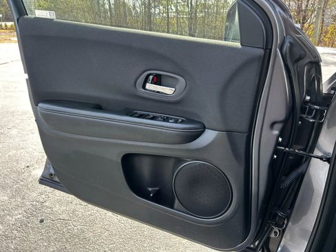 Used 2021 Honda HR-V LX image 24