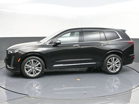 Used 2022 Cadillac XT6 Premium Luxury w/ Technology Package image 4