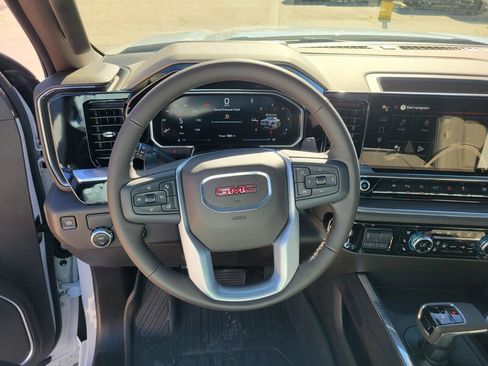 New 2026 GMC Sierra 1500 SLT image 16
