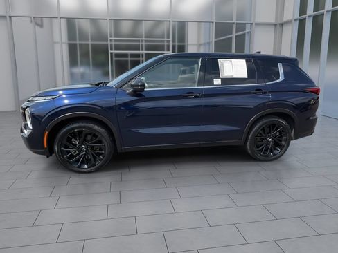 Used 2022 Mitsubishi Outlander SE AWD/4WD image 5