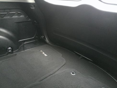 Used 2018 Toyota RAV4 XLE image 30