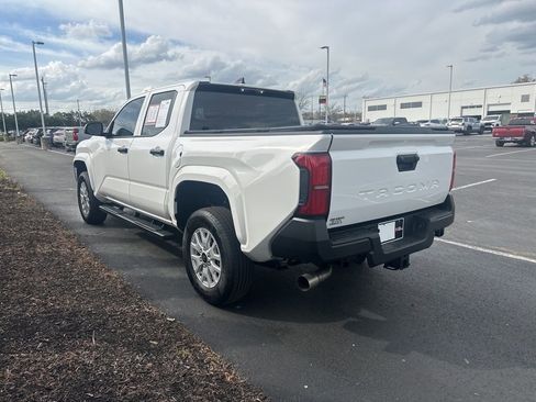 Certified 2025 Toyota Tacoma SR image 5