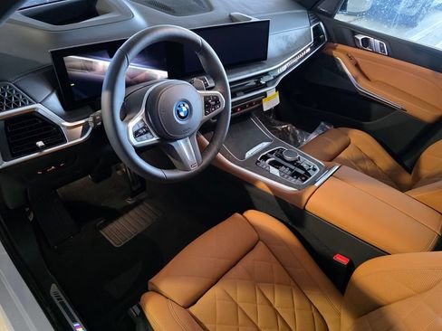 New 2026 BMW X5 xDrive50e w/ M Sport Package AWD/4WD image 8