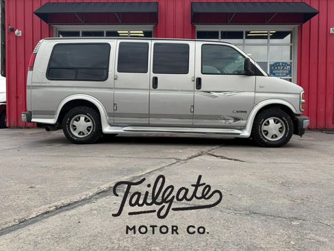 Used 1998 Chevrolet Express 1500 RWD image 1