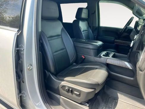 Used 2021 GMC Sierra 3500 Denali w/ Denali Ultimate Package image 15