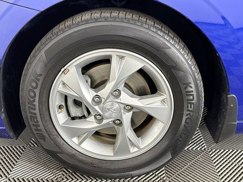 Used 2023 Hyundai Elantra SE image 46