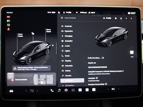 Used 2023 Tesla Model 3 Standard Range image 31