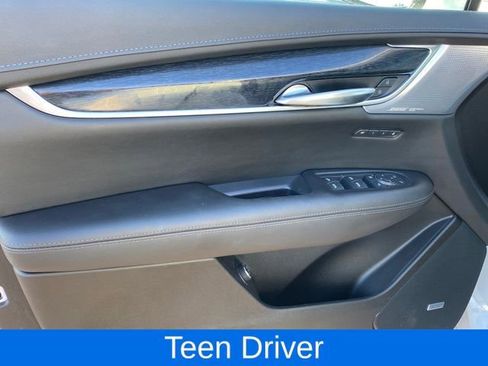 Certified 2023 Cadillac XT5 Premium Luxury image 16