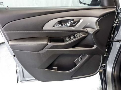 Certified 2023 Chevrolet Traverse LT FWD image 27