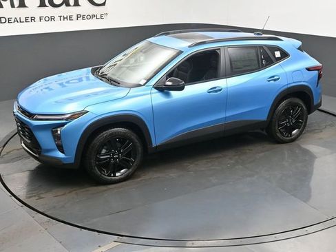 New 2025 Chevrolet Trax ACTIV w/ Sunroof Package FWD image 22