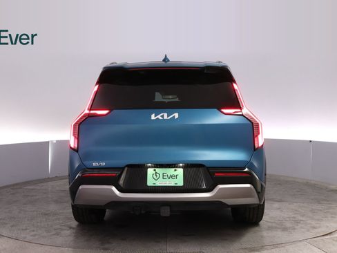 Used 2024 Kia EV9 Land AWD/4WD image 15