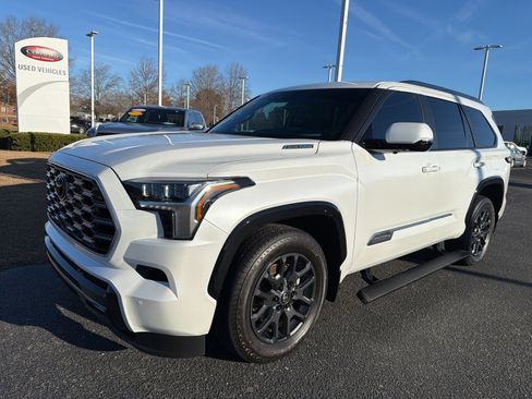 Used 2025 Toyota Sequoia Platinum image 3