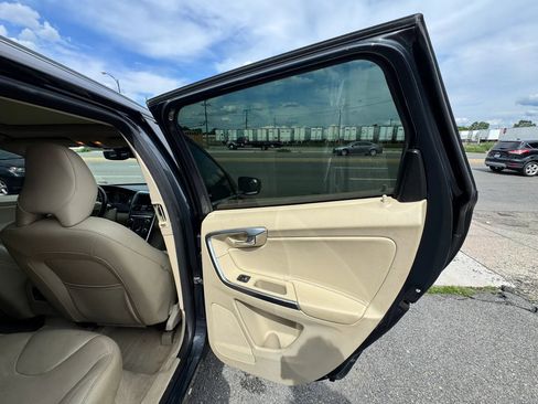 Used 2016 Volvo XC60 T5 Premier FWD image 17
