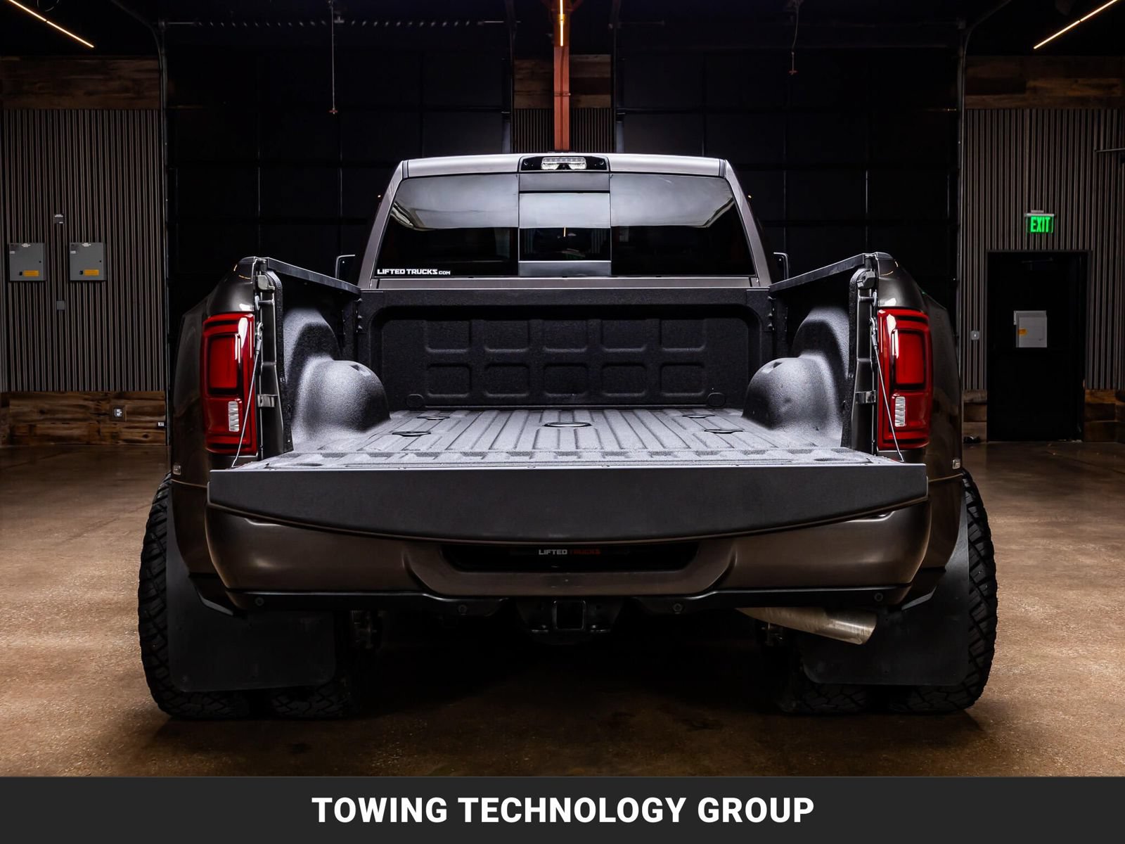 Used 2025 RAM 3500 Laramie AWD/4WD image 8