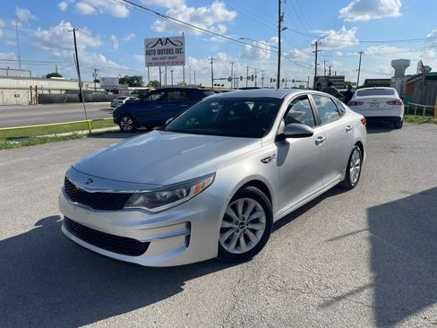Used 2016 Kia Optima LX w/ Option Group 014 FWD image 4
