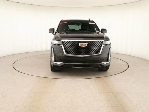 Used 2024 Cadillac Escalade Luxury AWD/4WD image 11