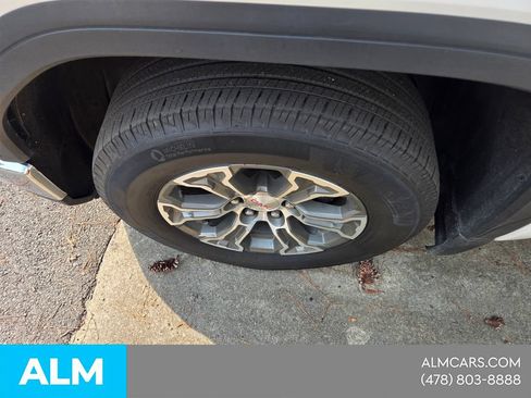 Used 2025 GMC Sierra 1500 SLT RWD image 2