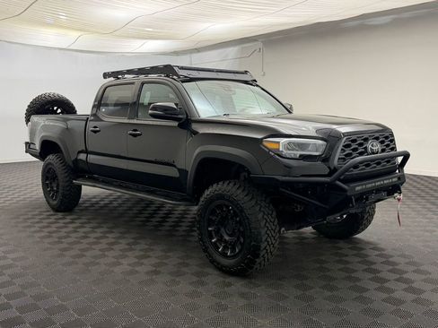 Used 2023 Toyota Tacoma TRD Off-Road w/ Technology Package AWD/4WD image 7
